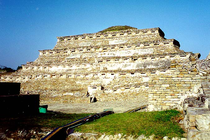 B313X1.jpg (112884 bytes)